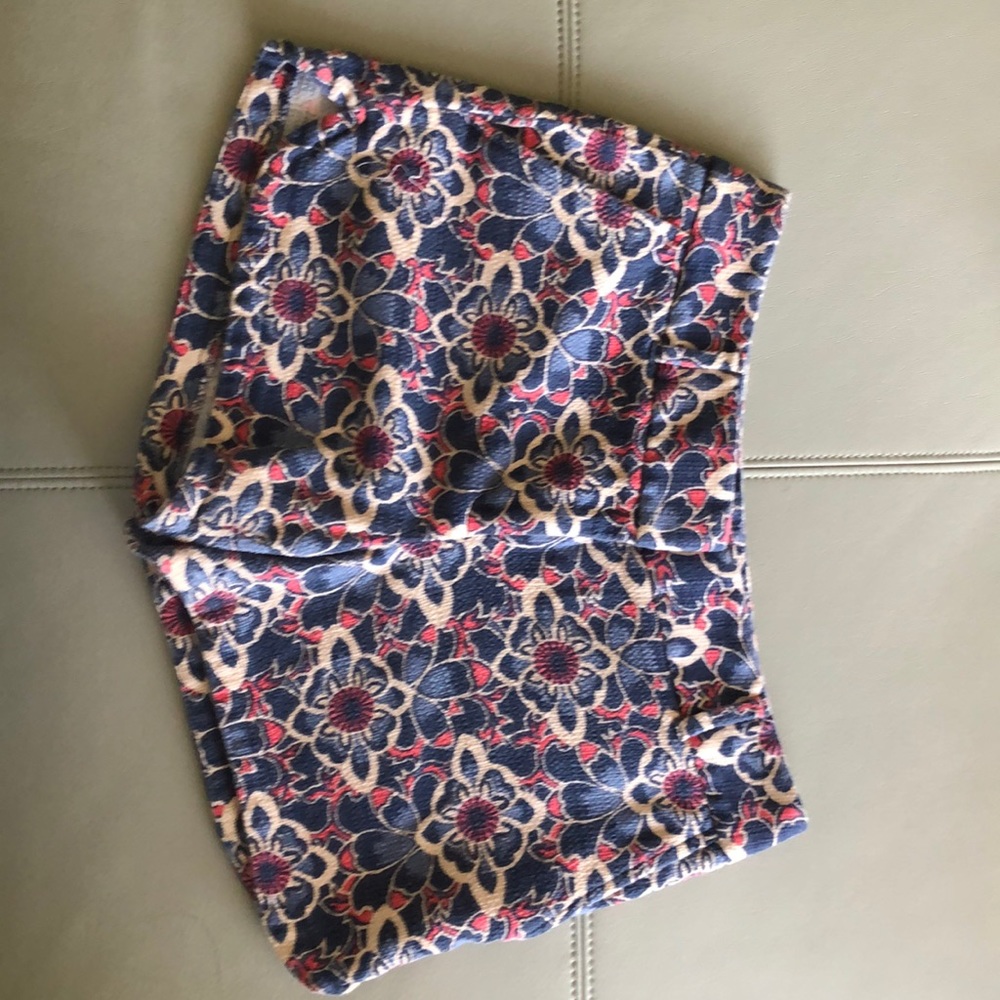 flower print shorts